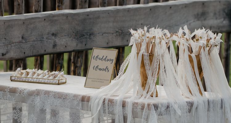 Vintage Hochzeit von Eva und Daniel auf der Mekatzer Almhütte