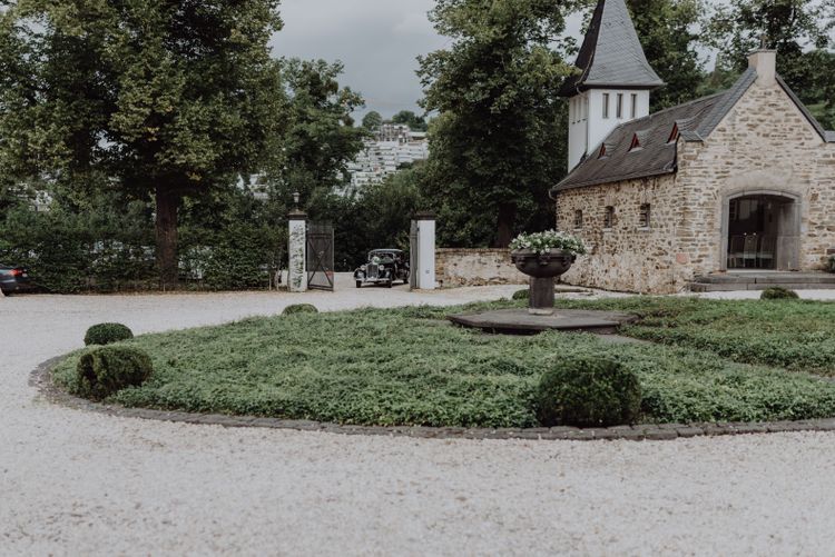 Das Hochzeitspaar kommt